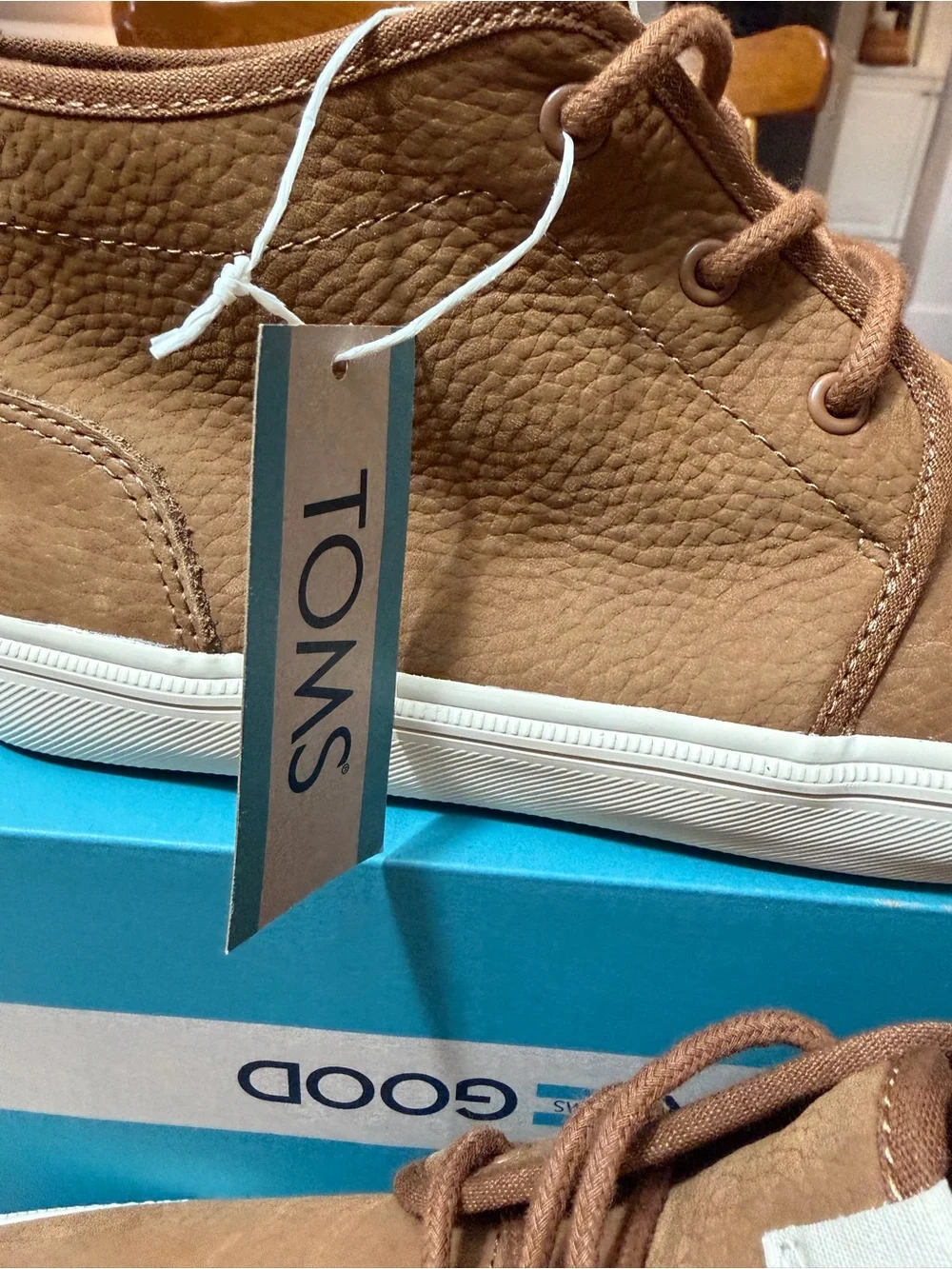 Brand New TOMS MID TERRAIN Men’s Brown Leather Water Resistant Boots Size 8